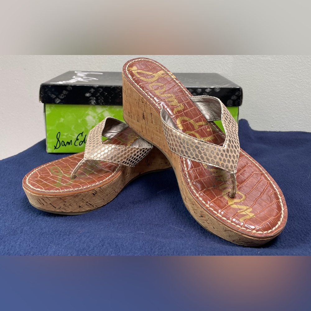 Sam Edelman Romy Wedge Sandals in Gold- Size 8.5- Good Condition